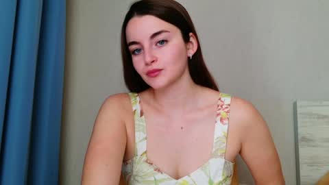 Snapshot of lana_gl chatting on June 5, 2026, 6:52 am lana_gl online show from June 5, 2026, 6:52 am