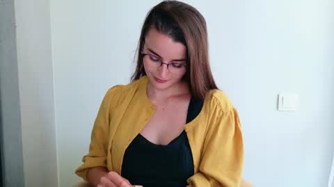 Snapshot of lana_gl chatting on June 18, 2026, 9:14 am lana_gl online show from June 18, 2026, 9:14 am