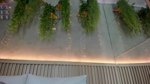 lana_lann online show from April 5, 2026, 11:51 am