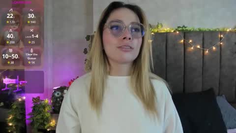 Snapshot of lanaamills chatting on February 22, 2026, 5:40 am Lana online show from February 22, 2026, 5:40 am