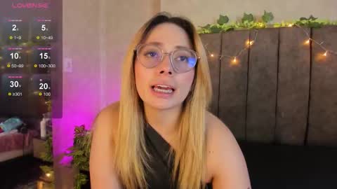 Snapshot of lanaamills chatting on February 24, 2026, 6:00 am Lana online show from February 24, 2026, 6:00 am