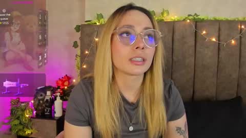 Snapshot of lanaamills chatting on February 24, 2026, 9:13 pm Lana online show from February 24, 2026, 9:13 pm