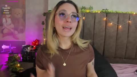 Snapshot of lanaamills chatting on March 2, 2026, 7:15 am Lana online show from March 2, 2026, 7:15 am