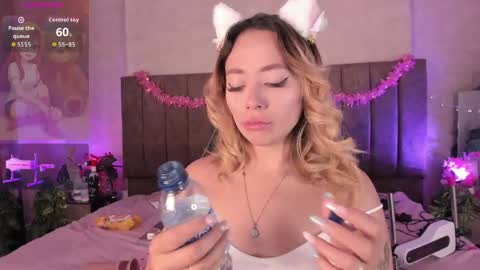 Snapshot of lanaamills chatting on May 7, 2026, 6:19 am Lana online show from May 7, 2026, 6:19 am