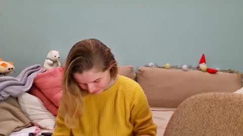 Snapshot of lanaangeldream chatting on February 24, 2026, 9:35 pm Lana online show from February 24, 2026, 9:35 pm