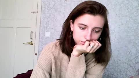 Lana online show from December 3, 2025, 7:27 am