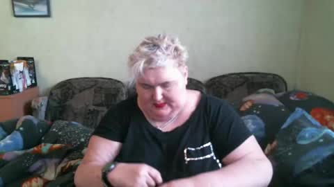 lanacat555 online show from January 26, 2025, 12:22 pm