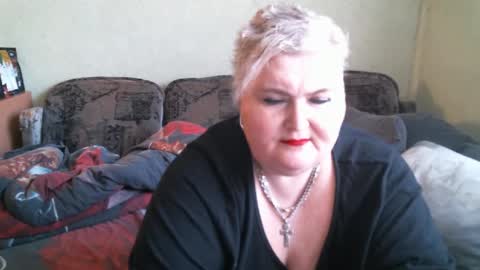 lanacat555 online show from March 5, 2025, 1:06 pm