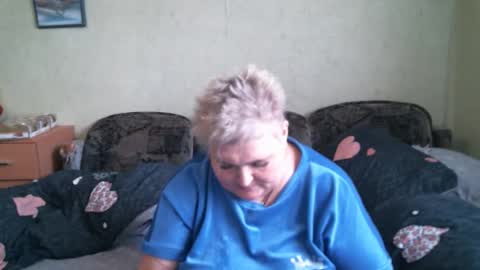 lanacat555 online show from April 8, 2026, 10:04 am