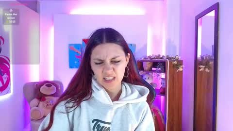 Alana Garcia  online show from January 5, 2026, 5:27 pm