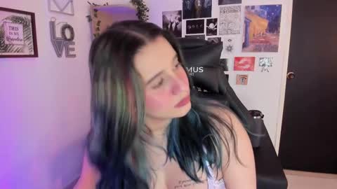 lanaherondale_ online show from November 6, 2025, 11:59 pm