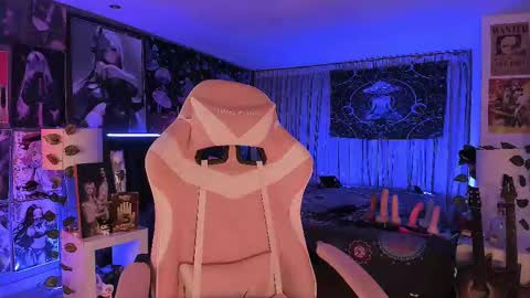 L A N A  online show from March 9, 2025, 1:14 am