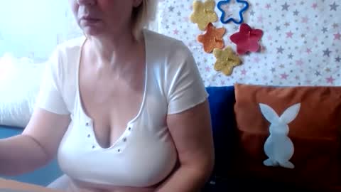 Snapshot of lanalovelyqueen chatting on June 11, 2026, 8:01 am LovelyQueen online show from June 11, 2026, 8:01 am