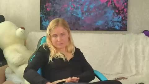 LanaviSmith online show from November 4, 2025, 6:56 am