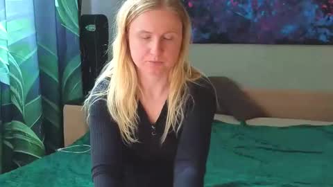 Snapshot of lanavismith chatting on May 22, 2026, 6:42 am LanaviSmith online show from May 22, 2026, 6:42 am