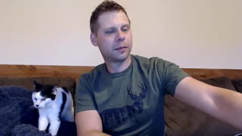 Snapshot of lancehardin chatting on May 7, 2026, 12:05 am Lance online show from May 7, 2026, 12:05 am