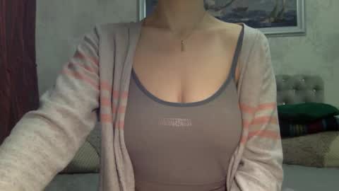 langoria online show from November 6, 2025, 5:58 pm