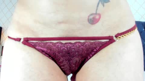 lanhaexotik online show from February 25, 2025, 4:21 pm