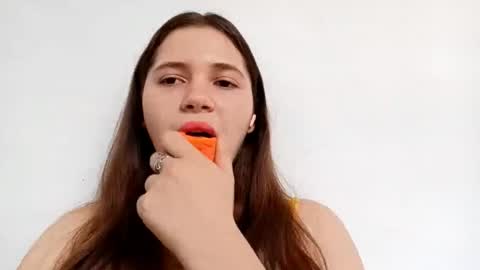 Snapshot of lanitaspanish chatting on November 17, 2025, 6:19 am Taisia Tai online show from November 17, 2025, 6:19 am