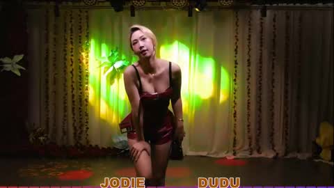 lankwaifong_cindy online show from April 15, 2026, 2:51 am