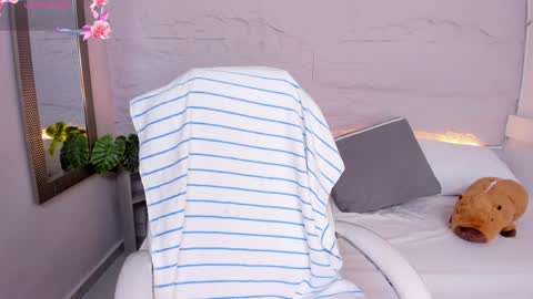 Lanna online show from April 11, 2026, 11:36 am