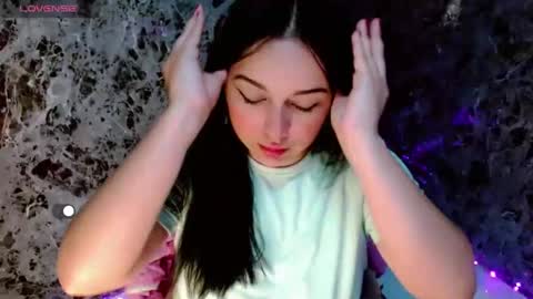 Snapshot of lanna_belle28 chatting on November 14, 2025, 1:10 pm Lanna online show from November 14, 2025, 1:10 pm