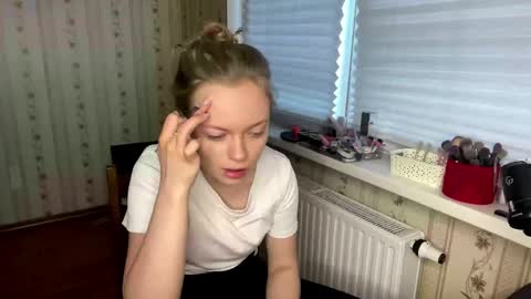 Hello My name is Lola online show from March 31, 2026, 11:32 am