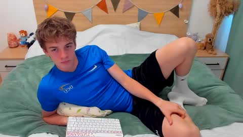 Fandi online show from April 7, 2026, 12:27 pm