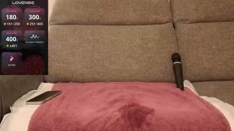 lapetitefrenchie83 online show from March 11, 2026, 8:59 pm