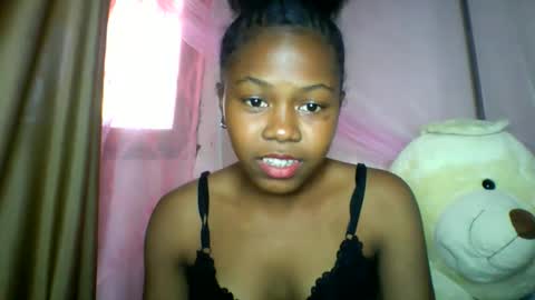 lara_belle online show from April 28, 2026, 10:20 am