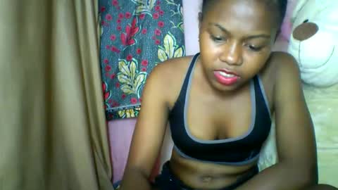 lara_belle online show from May 1, 2026, 10:03 pm