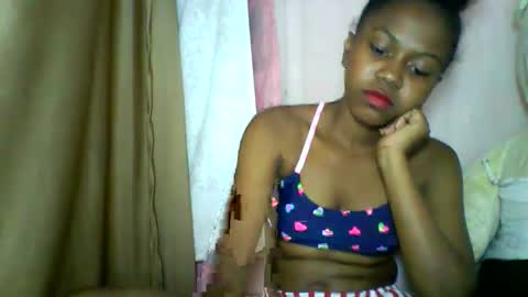 lara_belle online show from May 5, 2026, 5:54 pm