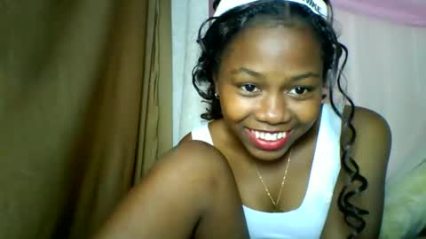 lara_belle online show from May 10, 2026, 10:04 pm