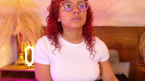 Snapshot of lara_curly chatting on April 13, 2026, 10:10 am lara_curly online show from April 13, 2026, 10:10 am