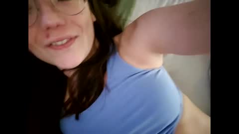 Snapshot of laraa333 chatting on February 13, 2025, 12:00 pm Little online show from February 13, 2025, 12:00 pm