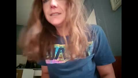 Snapshot of laraa333 chatting on October 12, 2025, 11:53 am Little online show from October 12, 2025, 11:53 am