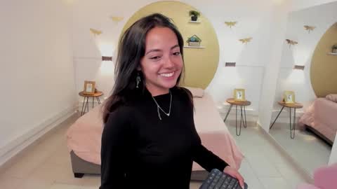 lara online show from October 14, 2025, 8:20 pm