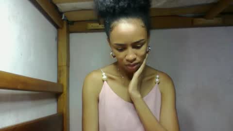 Snapshot of larah98 chatting on February 11, 2026, 6:29 am larah98 online show from February 11, 2026, 6:29 am