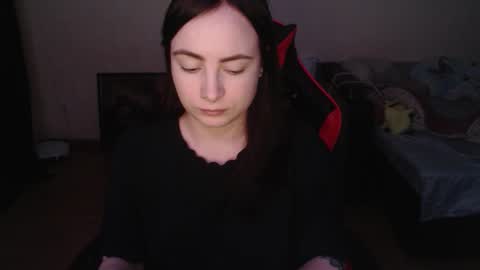 Laralianna online show from February 5, 2026, 6:01 pm