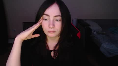 Laralianna online show from February 11, 2026, 9:42 pm