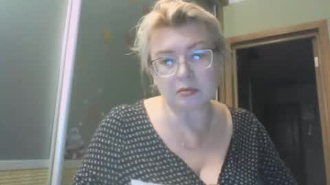 laramrs online show from September 24, 2025, 4:32 pm