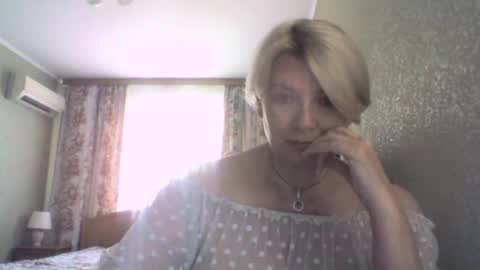 laramrs online show from June 19, 2026, 4:00 pm