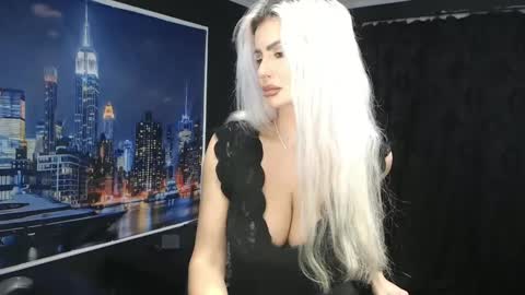 laras_moans online show from December 7, 2024, 8:00 am