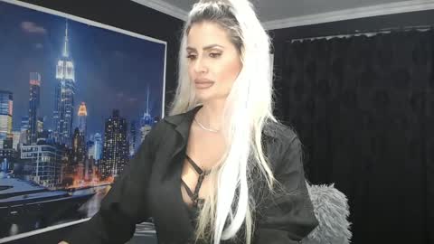 laras_moans online show from December 28, 2024, 12:56 pm