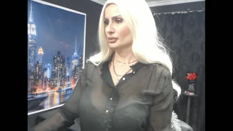 laras_moans online show from February 4, 2025, 8:13 am