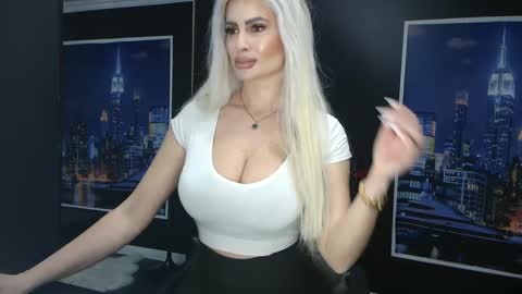 laras_moans online show from March 3, 2025, 6:48 am