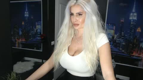 laras_moans online show from March 5, 2025, 11:38 am