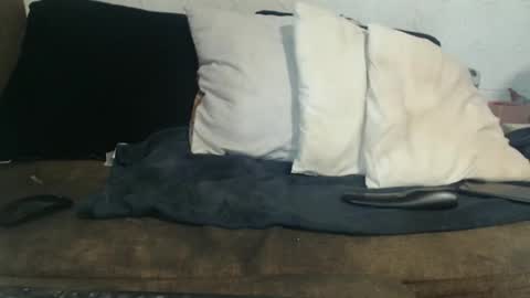 Lariss online show from March 15, 2026, 6:36 pm