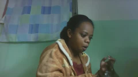 larissa645771 online show from October 17, 2025, 5:10 am