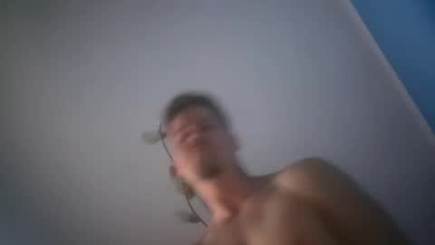 Snapshot of larry009 chatting on January 7, 2026, 3:42 am larry009 online show from January 7, 2026, 3:42 am